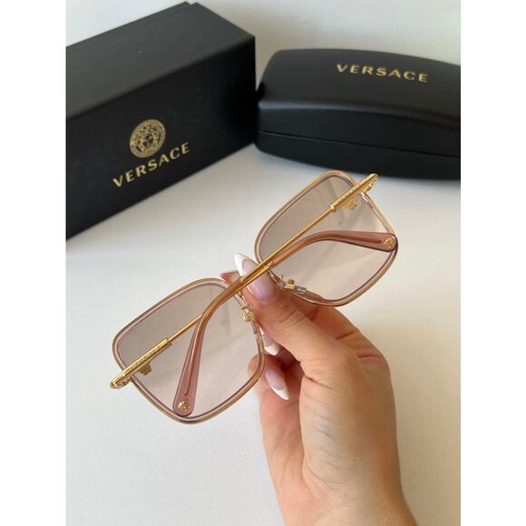 NEW Versace VE2247-D Pink Mirror Square Sunglasses - Picture 4 of 9
